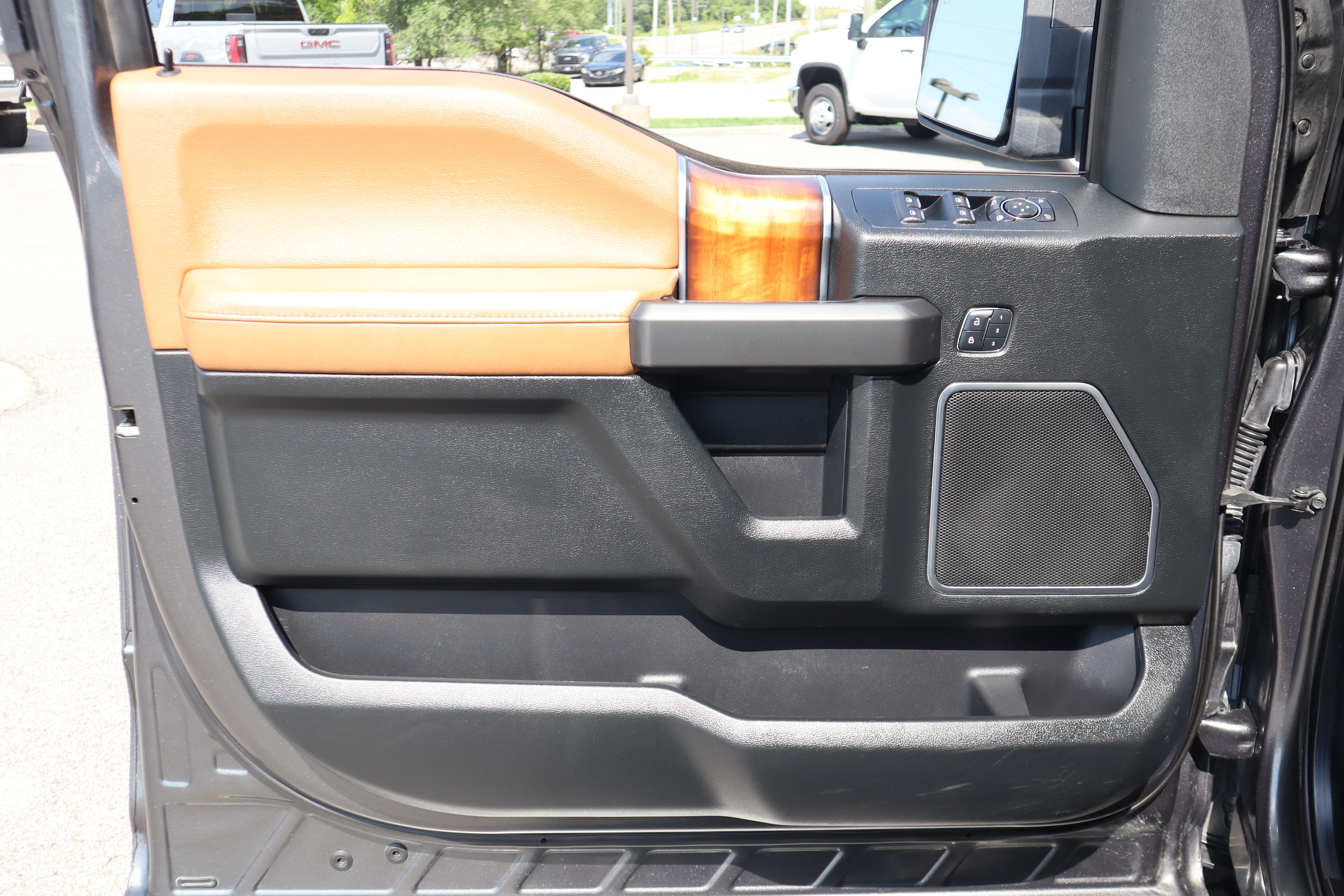 Used 2016 Ford F150 Limited w/ Trailer Tow Package AWD/4WD image 30