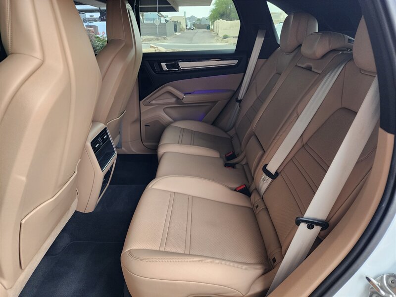Used 2022 Porsche Cayenne Platinum Edition AWD/4WD image 79