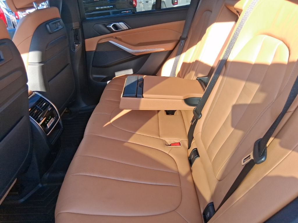 Used 2022 BMW X5 xDrive45e w/ M Sport Package AWD/4WD image 19