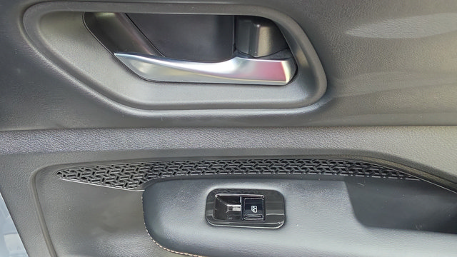 Used 2025 Nissan Ariya AWD image 28