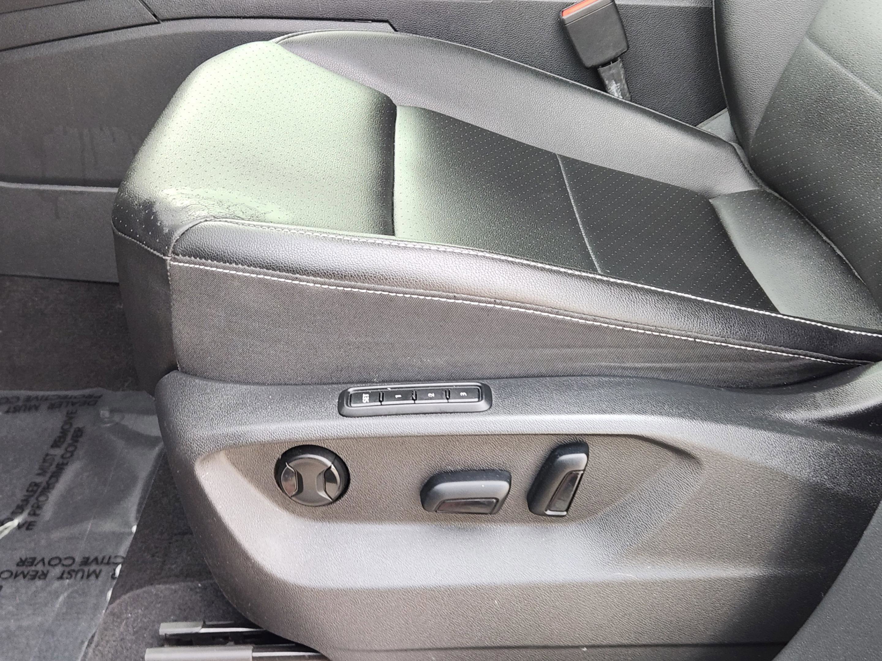 Used 2023 Volkswagen Atlas SEL R-Line image 21