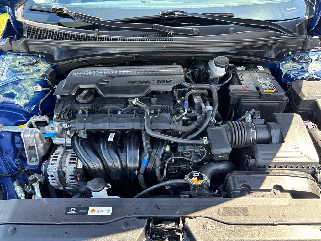 Certified 2025 Hyundai Elantra SEL FWD image 11