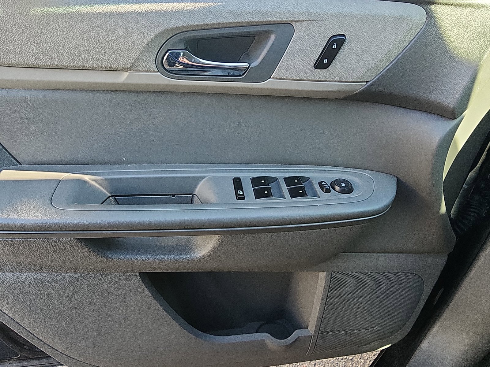 Used 2015 Chevrolet Traverse LS FWD image 15