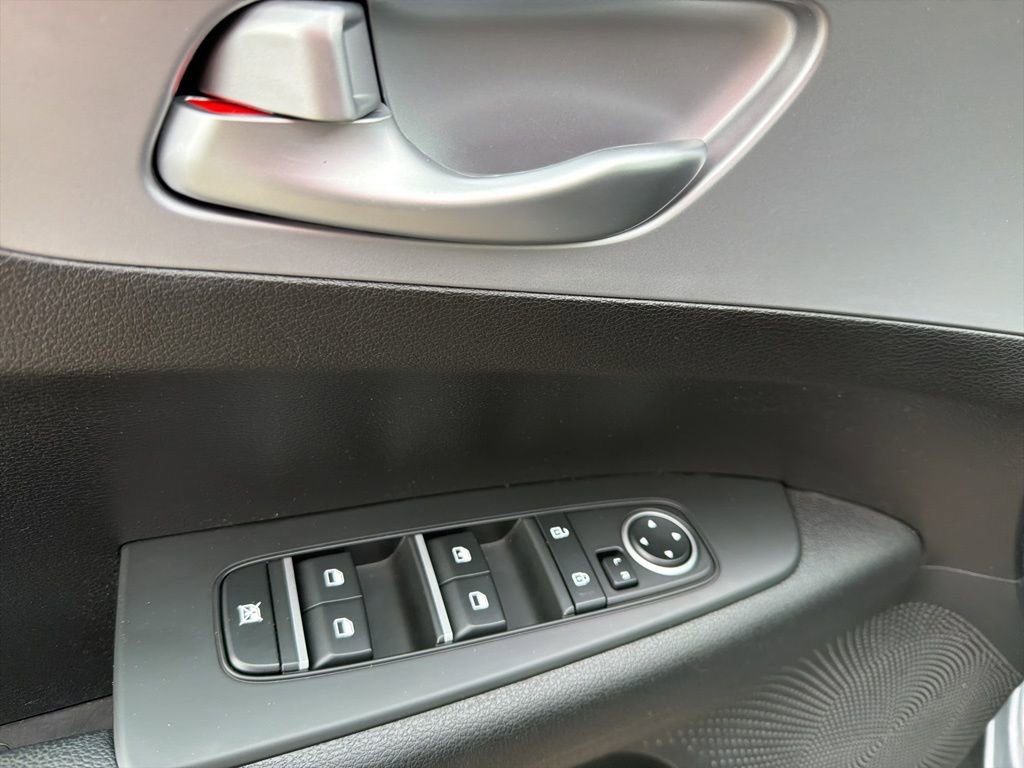 Used 2023 Kia Forte LXS w/ LXS Technology Package image 13