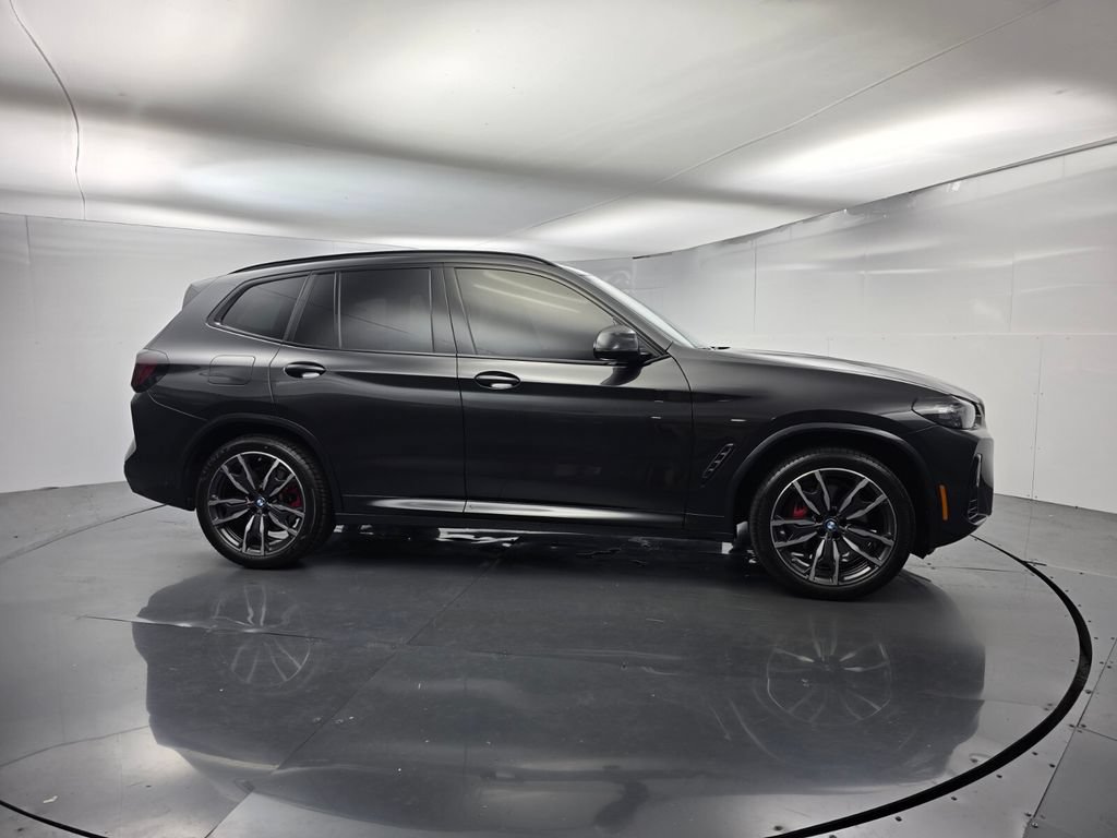 Used 2024 BMW X3 xDrive30i w/ Premium Package AWD/4WD image 3