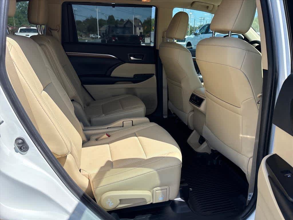 Used 2019 Toyota Highlander Limited AWD/4WD image 7