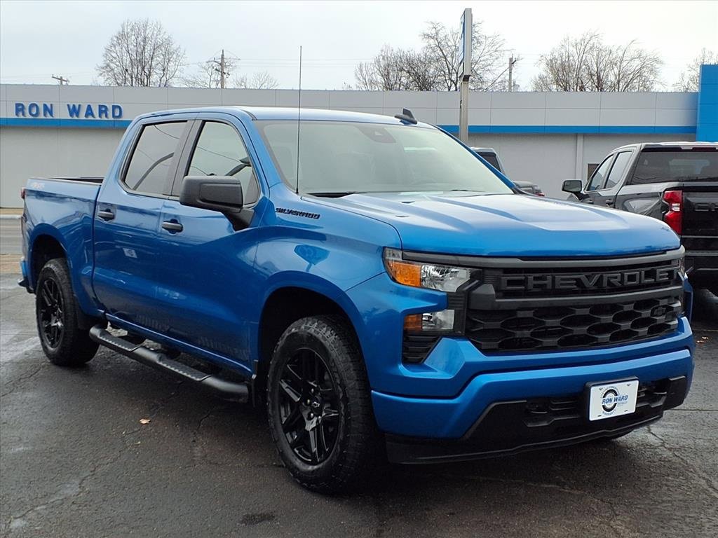 Used 2024 Chevrolet Silverado 1500 Custom w/ LPO, Dark Essentials Package image 5