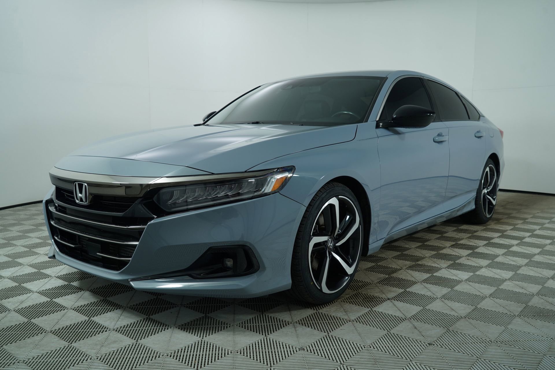 Used 2022 Honda Accord Sport image 4