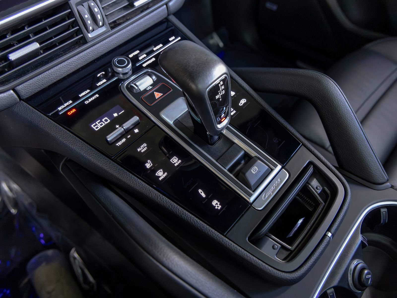 Certified 2021 Porsche Cayenne Coupe image 37