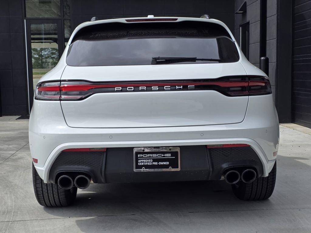 Used 2025 Porsche Macan T image 10