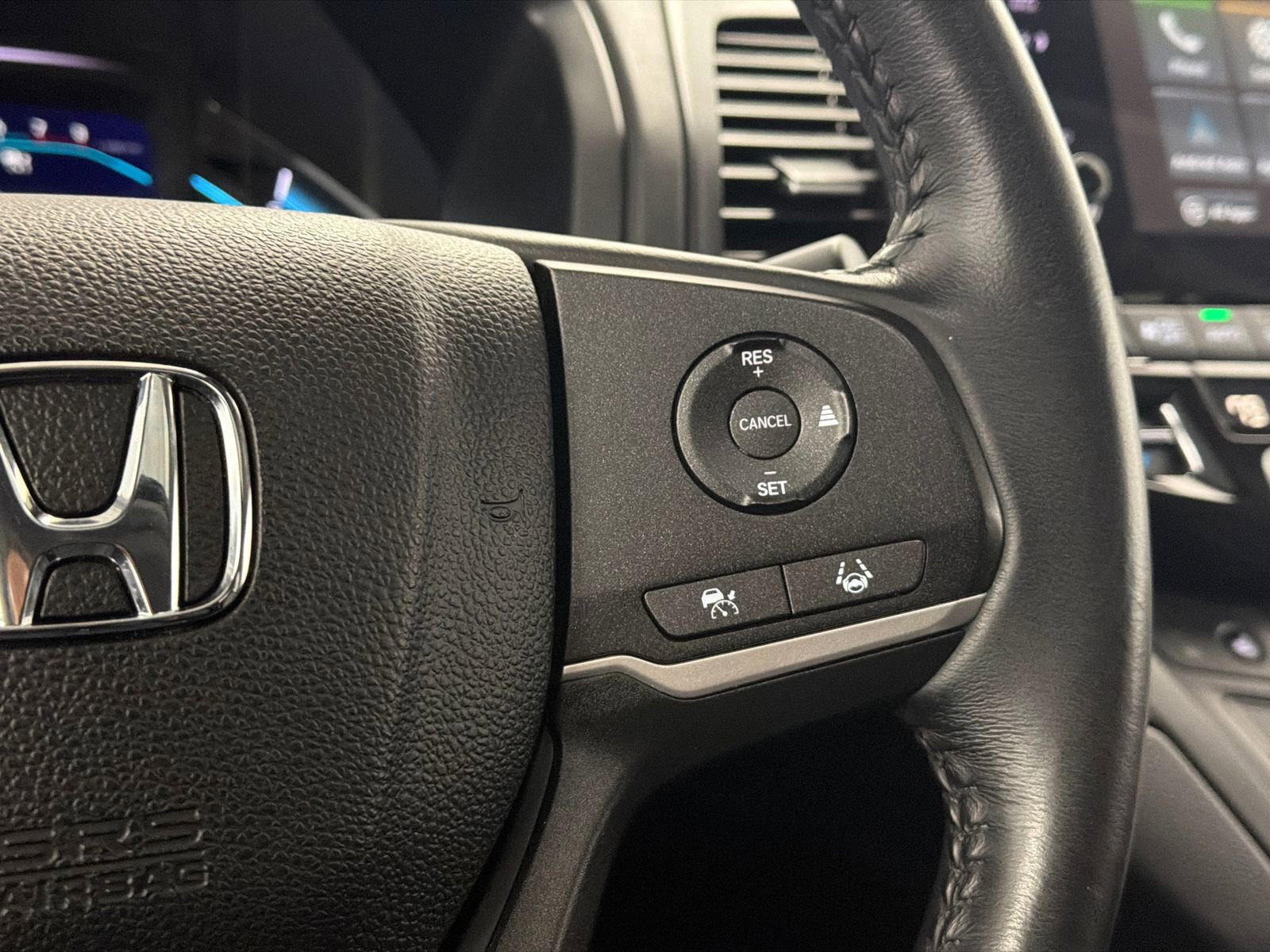 Used 2024 Honda Odyssey EX-L image 24