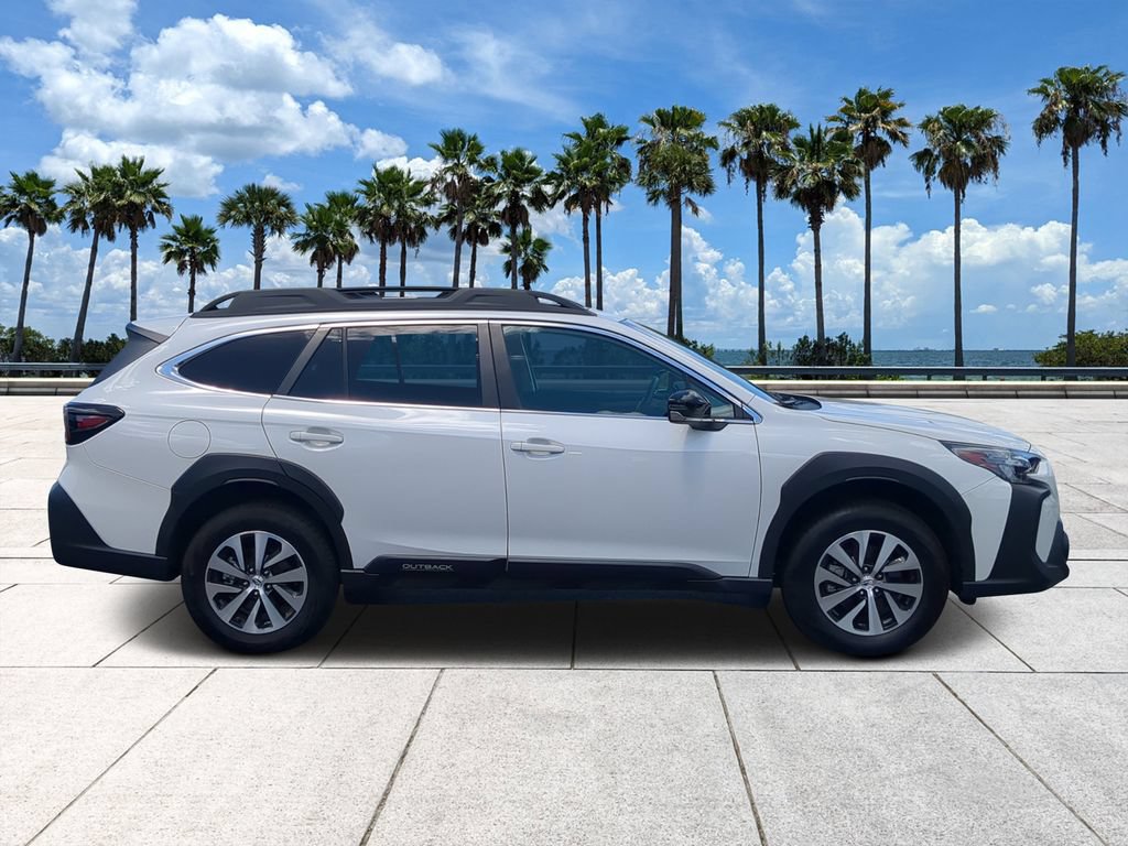 Used 2025 Subaru Outback Premium AWD/4WD image 3