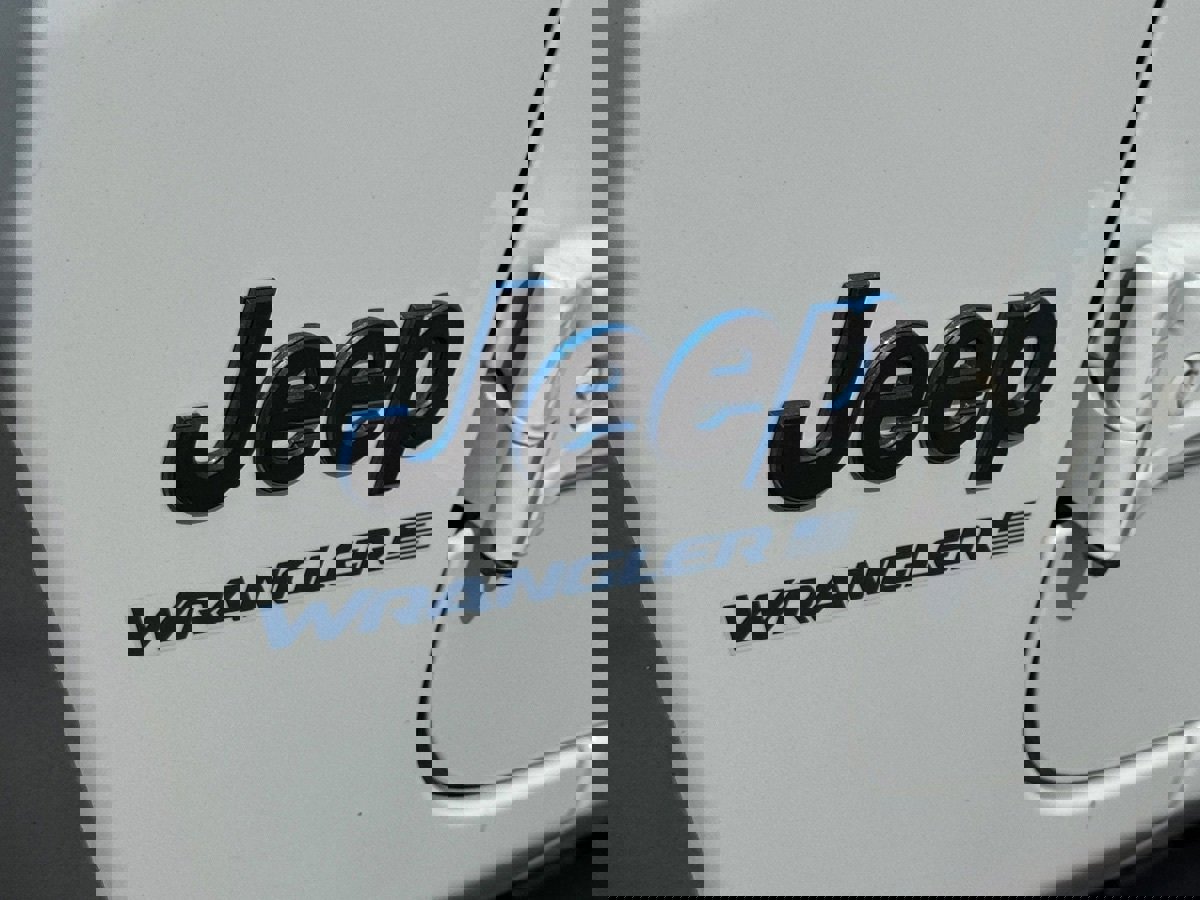 Used 2023 Jeep Wrangler Unlimited image 5