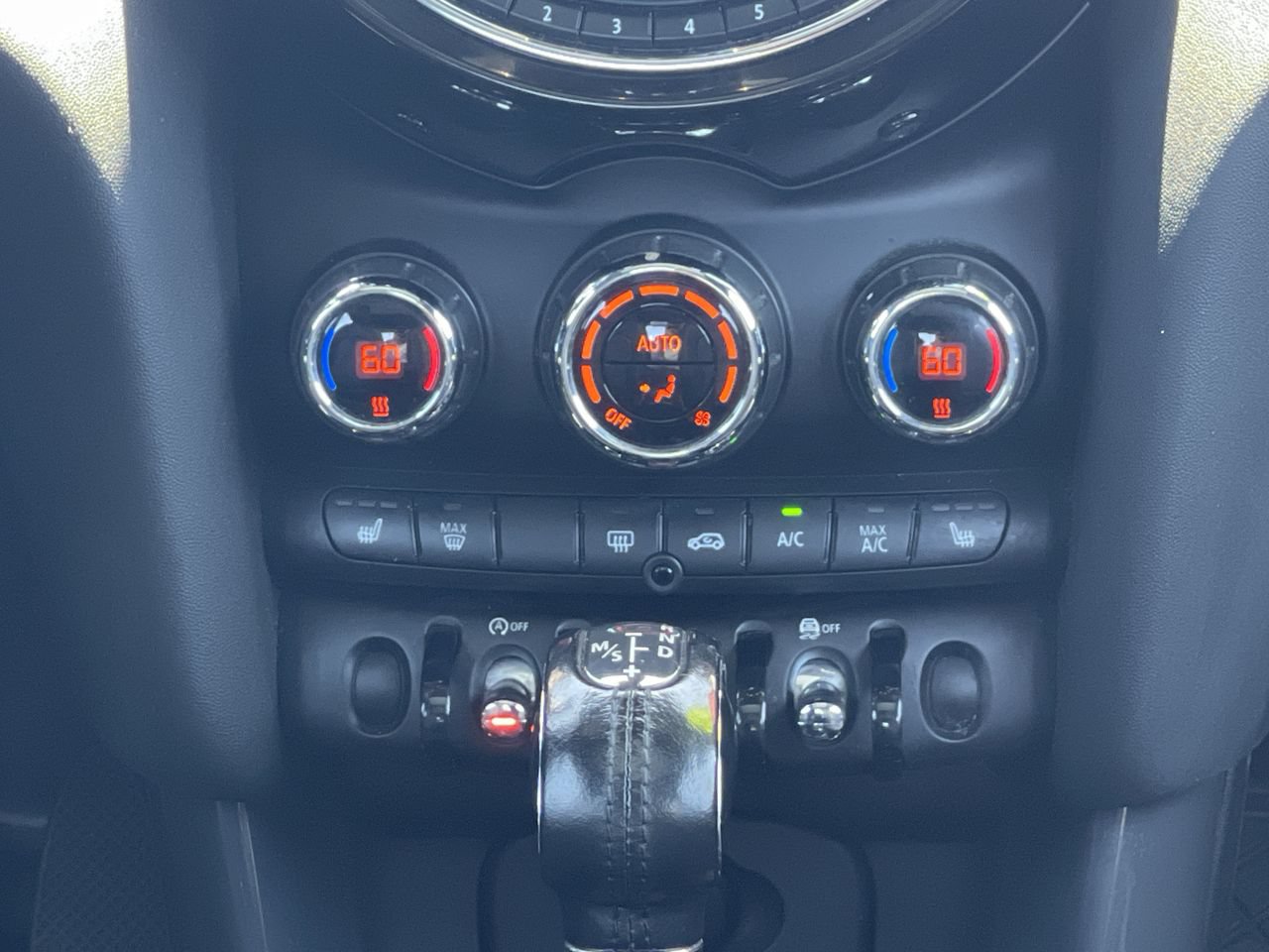 Used 2019 MINI Cooper 4-Door Hardtop FWD image 13