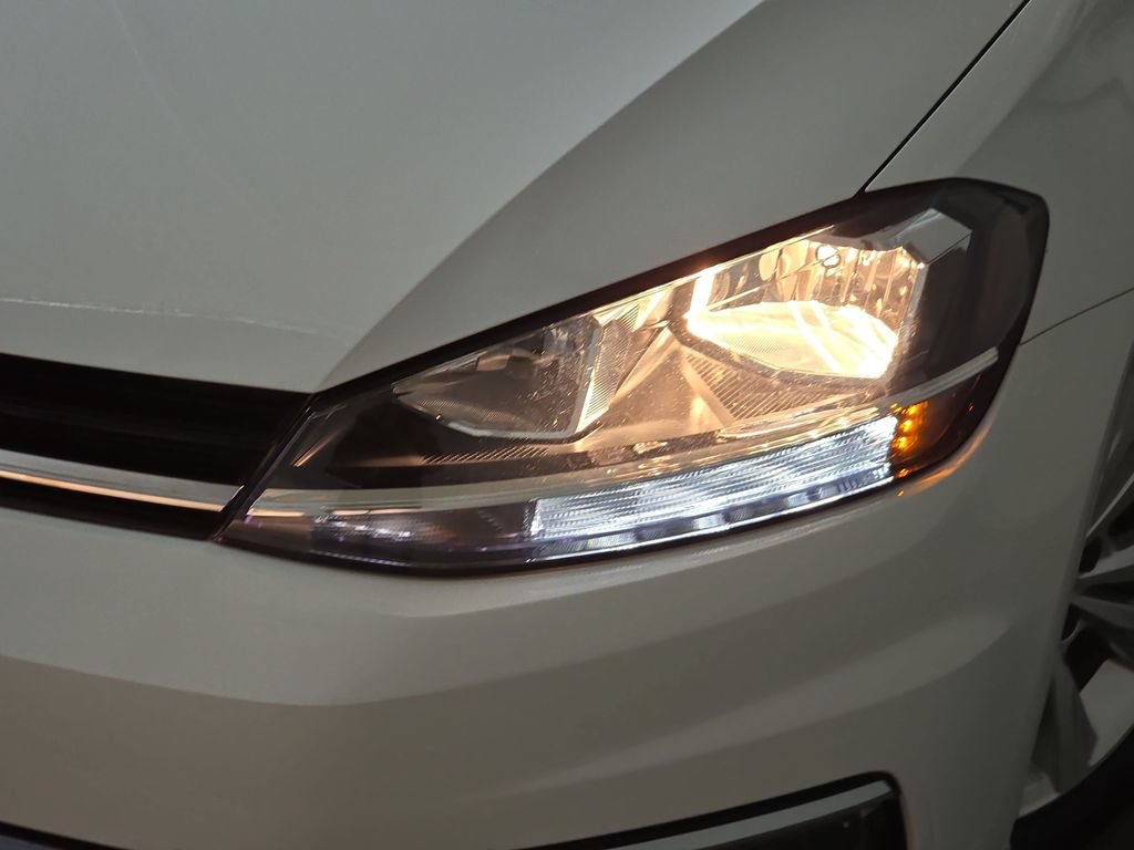 Used 2019 Volkswagen Golf SE FWD image 31