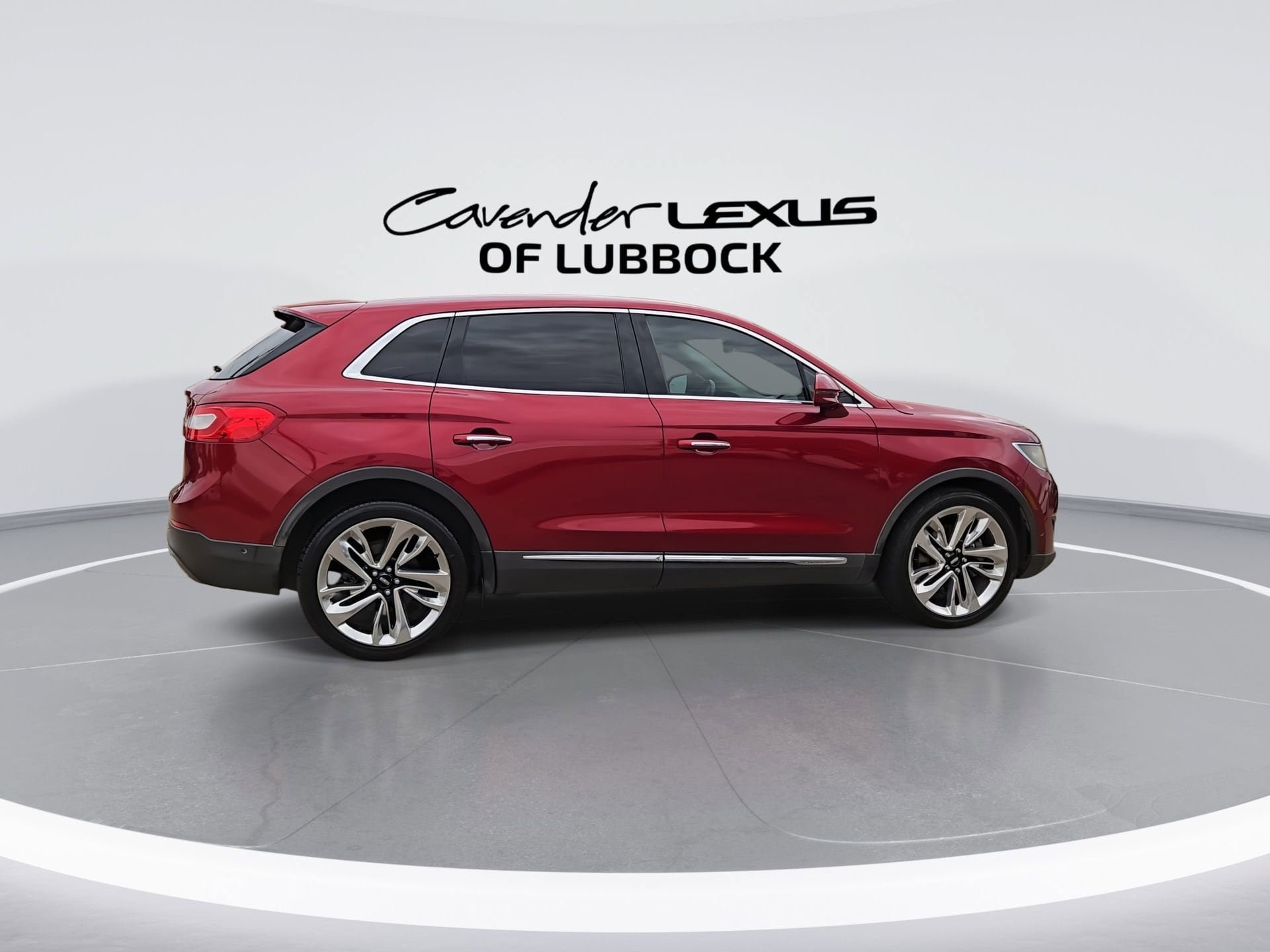Used 2016 Lincoln MKX Reserve w/ Technology Package FWD image 9