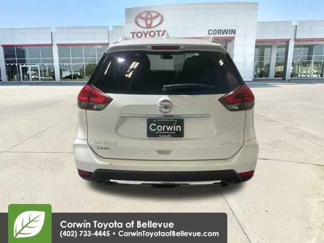 Used 2017 Nissan Rogue SV image 4