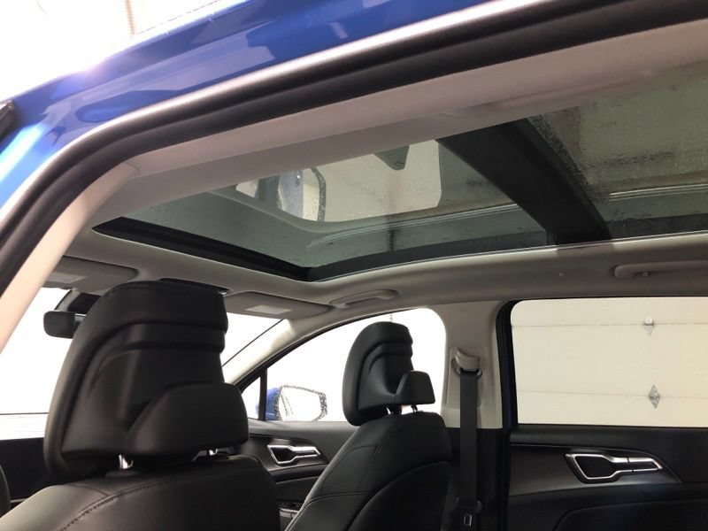 New 2026 Kia Sportage EX w/ EX Panorama Roof Package FWD image 19