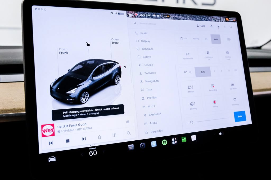 Used 2022 Tesla Model Y Long Range AWD/4WD image 23