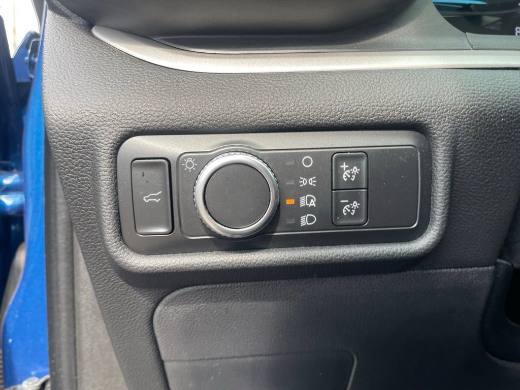 Used 2020 Ford Explorer XLT w/ Comfort Package image 16