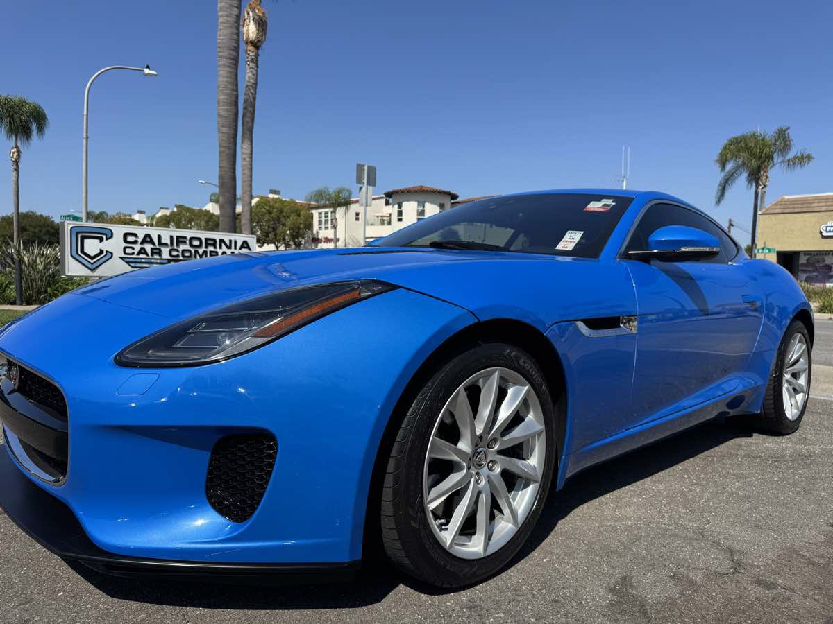 Used 2018 Jaguar F-TYPE Coupe RWD image 13