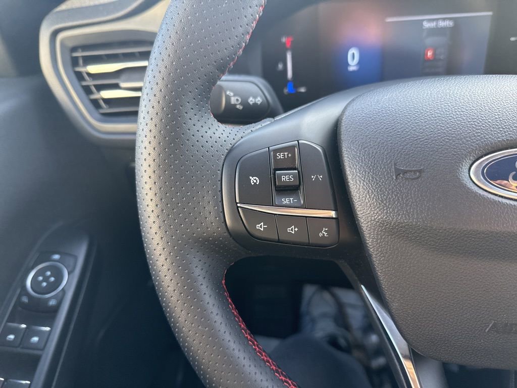 Used 2025 Ford Escape ST-Line image 11