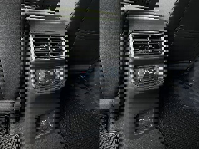 New 2026 Volkswagen Atlas SE image 24