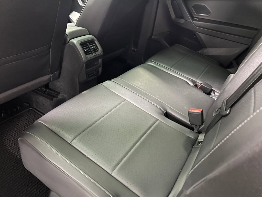 Used 2020 Volkswagen Tiguan SE R-Line w/ 3rd Row Seat Package image 18
