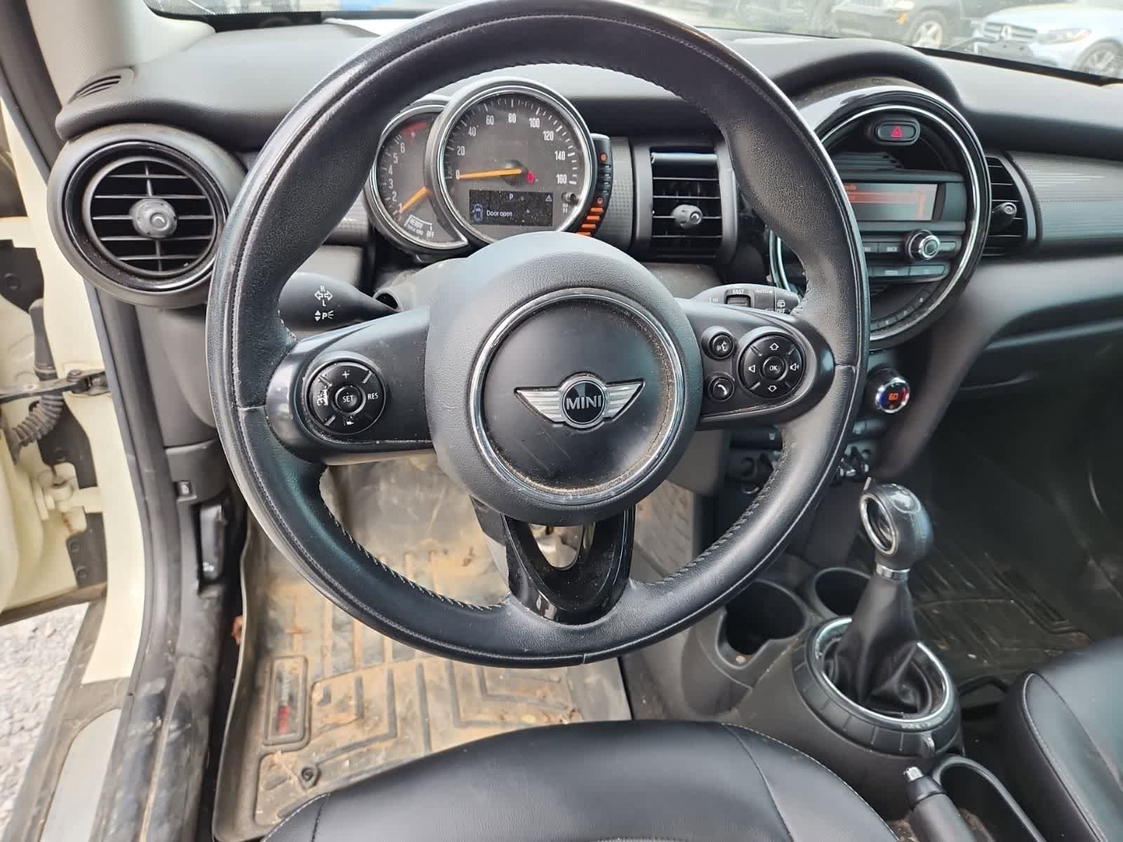 Used 2015 MINI Cooper 2-Door Hardtop image 12
