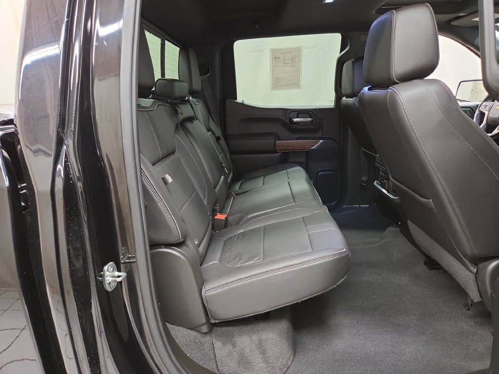 Used 2021 Chevrolet Silverado 1500 High Country w/ Technology Package AWD/4WD image 9