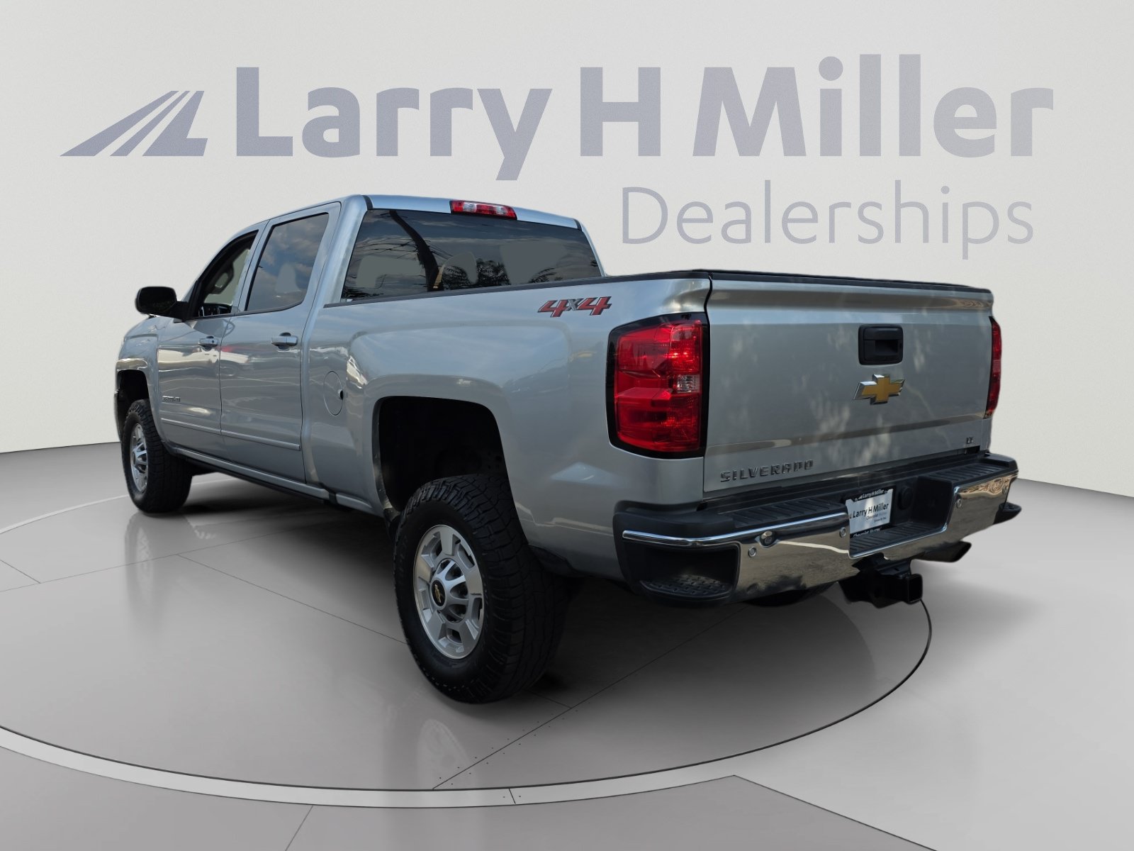 Used 2018 Chevrolet Silverado 2500 LT w/ All Star Edition AWD/4WD image 3