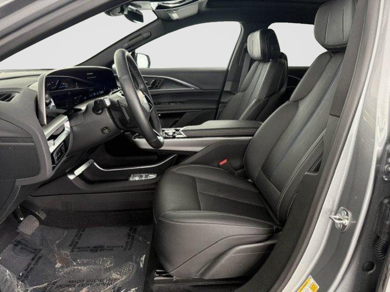 Used 2025 Cadillac Lyriq Luxury RWD image 9