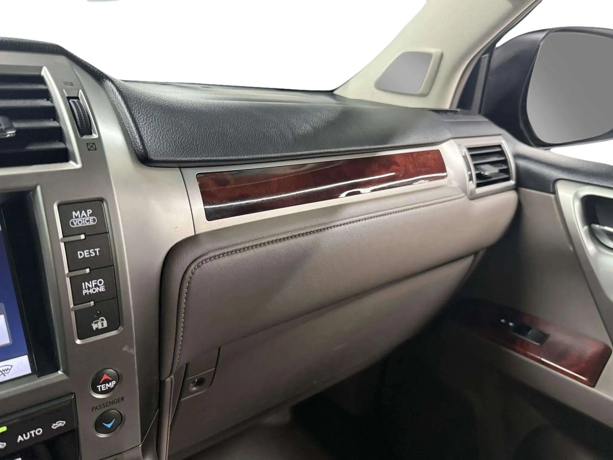 Used 2013 Lexus GX 460 image 28