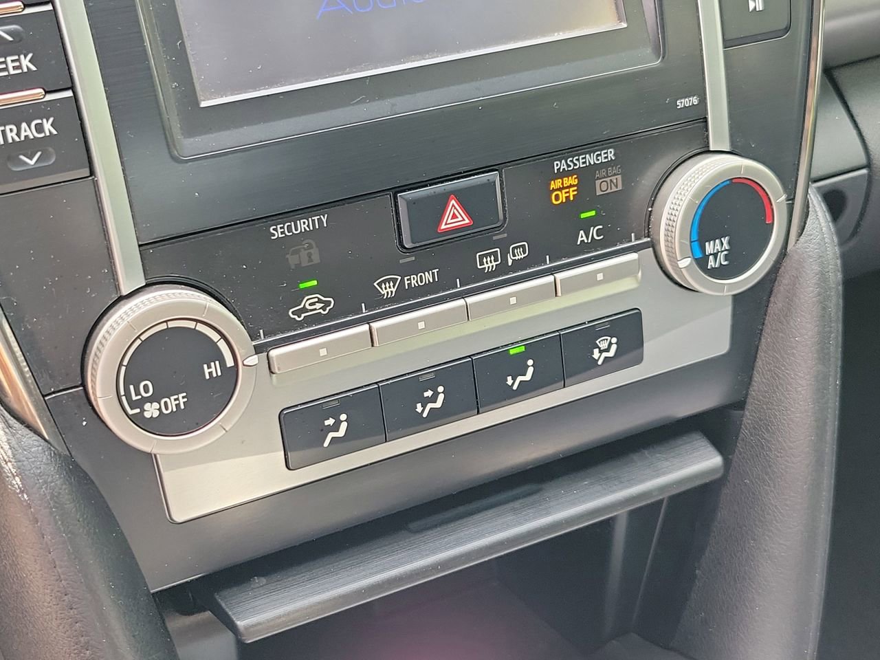 Used 2014 Toyota Camry SE w/ Fleet Convenience Package image 23