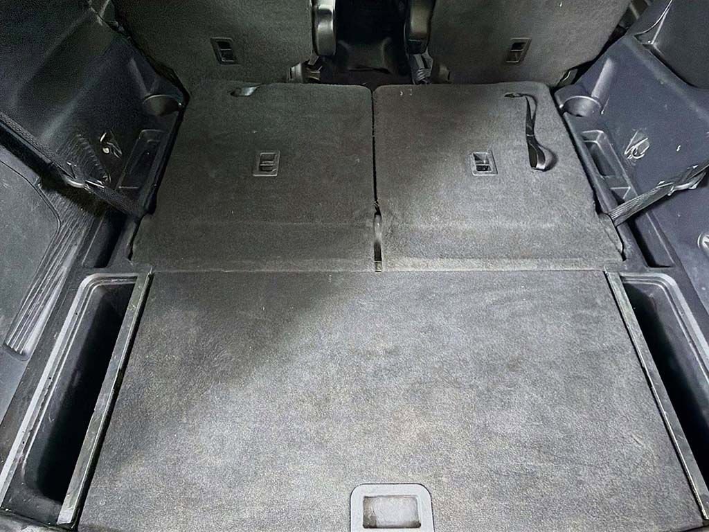 Used 2022 Ford Explorer XLT w/ Equipment Group 202A image 14