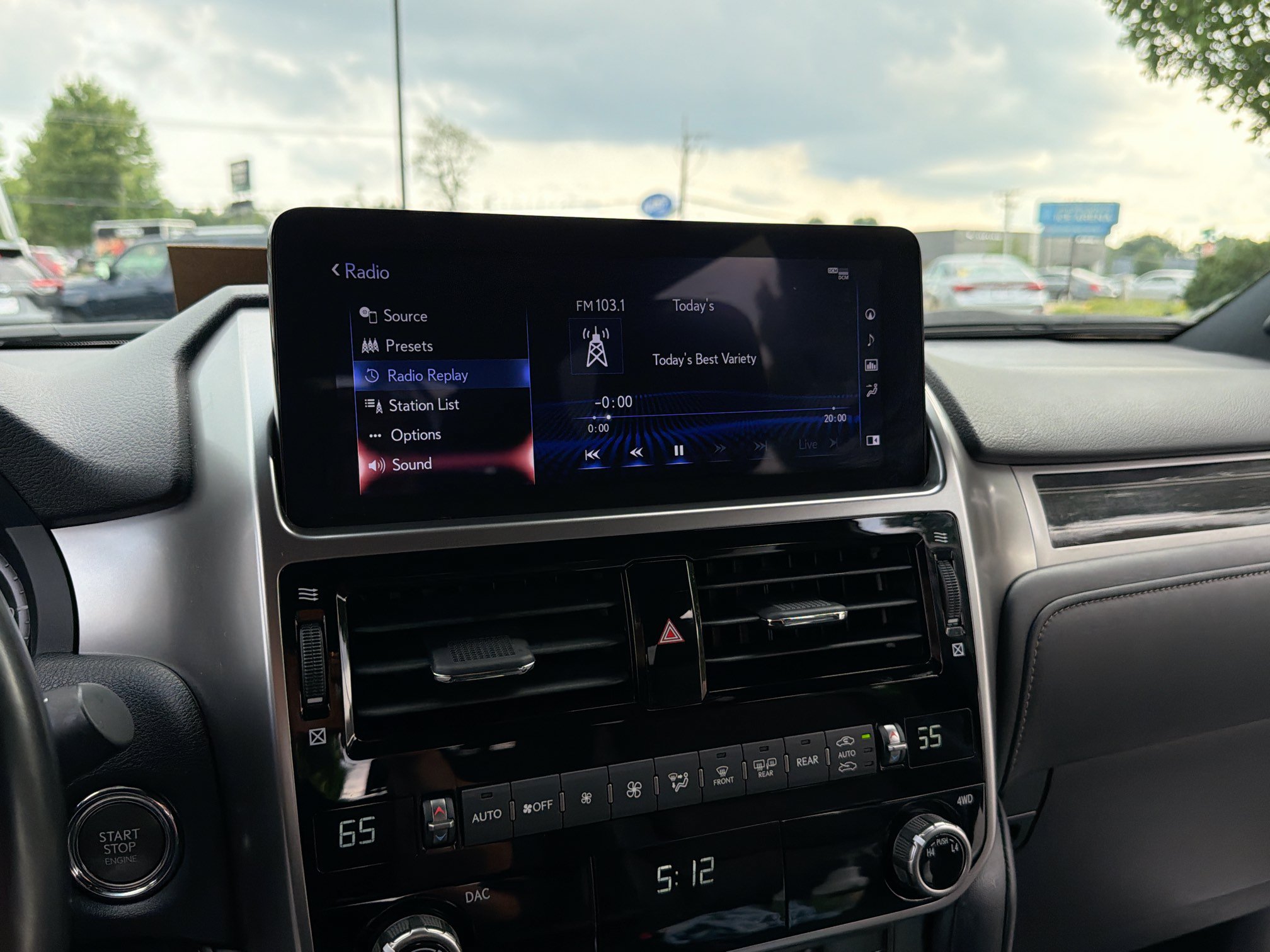 Used 2022 Lexus GX 460 Premium w/ Accessory Package AWD/4WD image 18