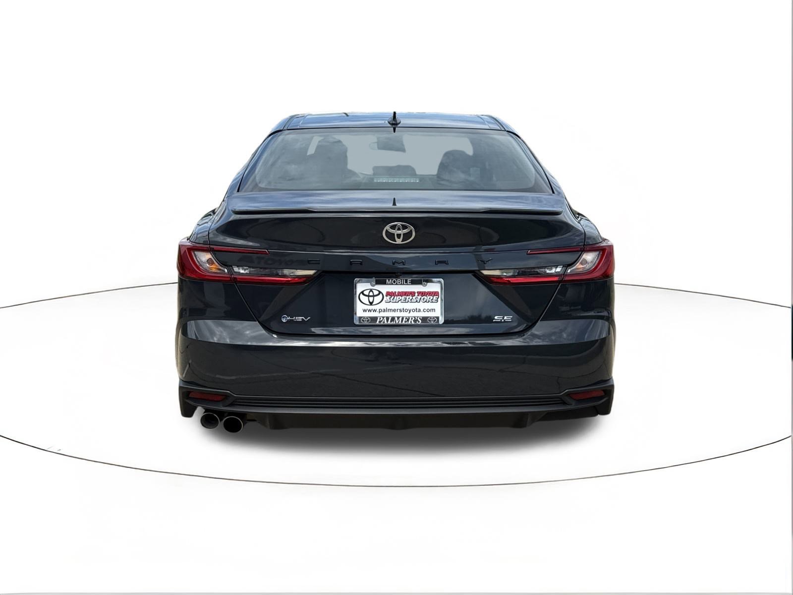 Used 2025 Toyota Camry SE image 4