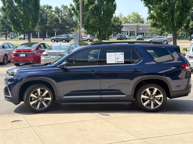Used 2025 Honda Pilot Touring image 4