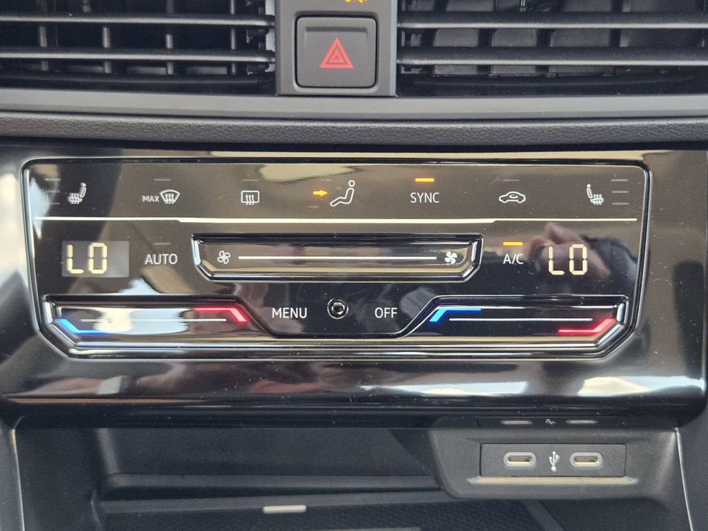 New 2027 Volkswagen Jetta SE FWD image 21