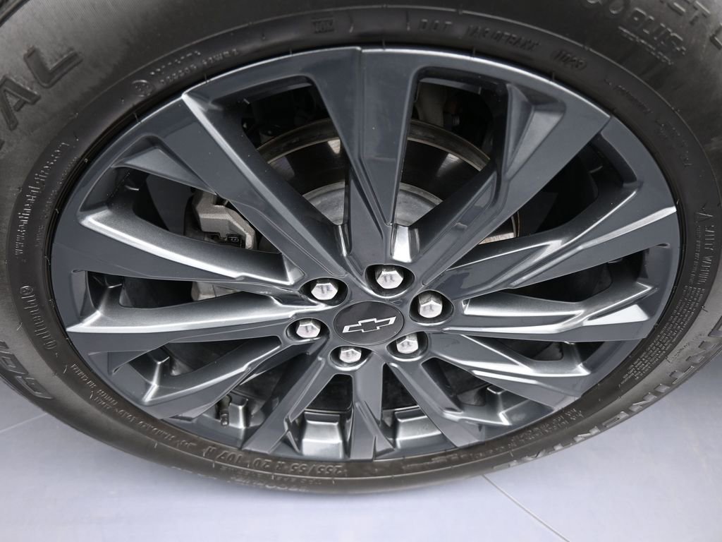 Used 2023 Chevrolet Traverse RS image 48