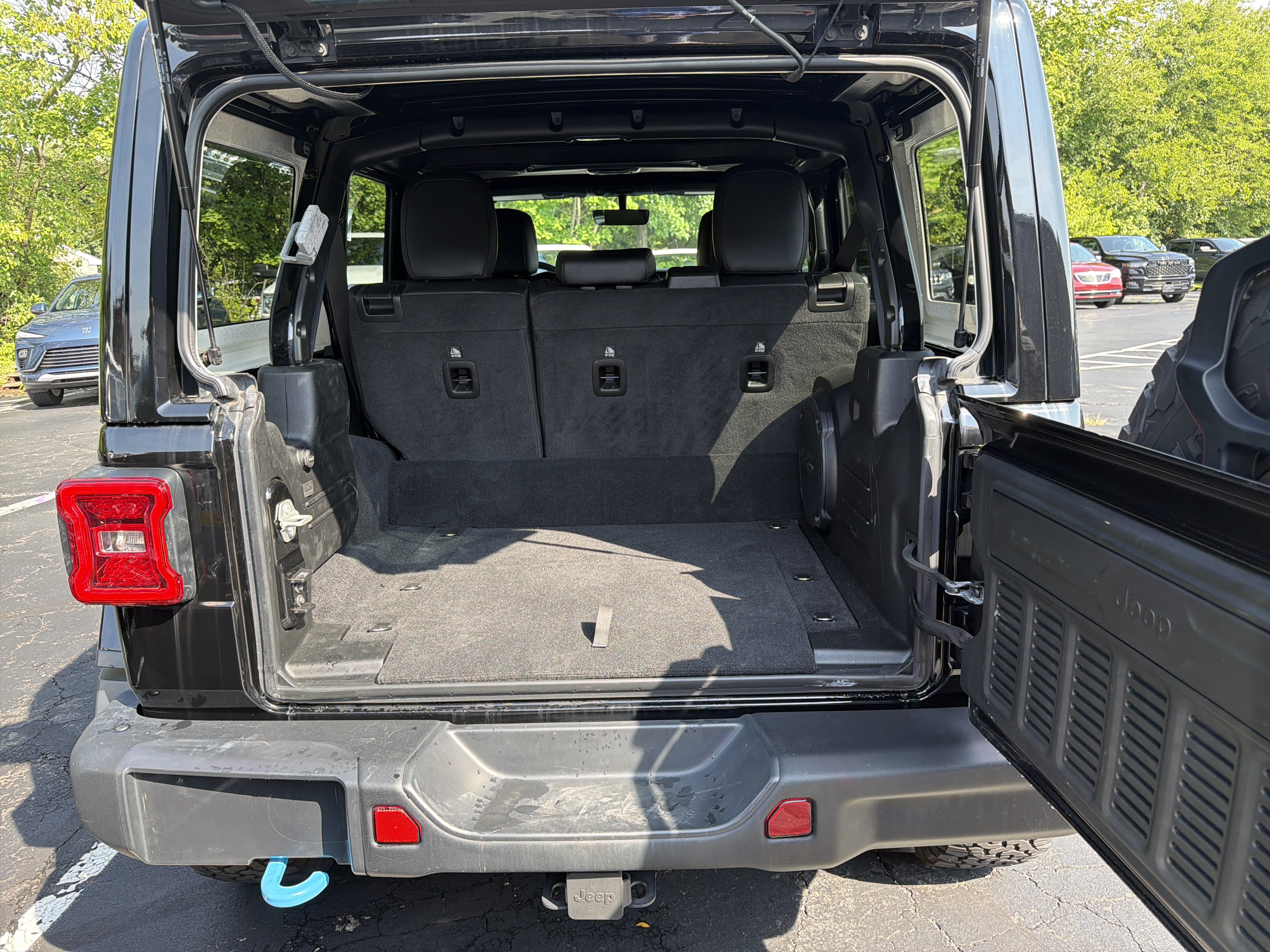 Certified 2023 Jeep Wrangler Unlimited Rubicon 4xe w/ Steel Bumper Group AWD/4WD image 9