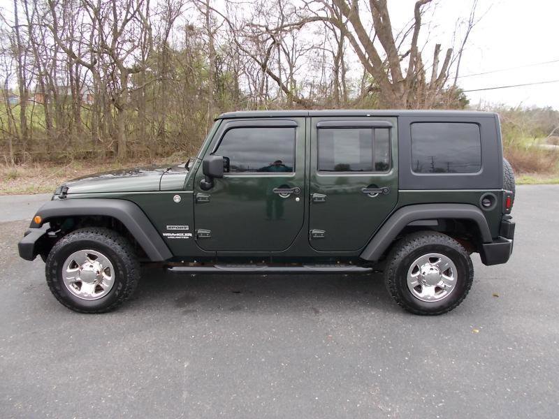 Used 2010 Jeep Wrangler Unlimited Sport image 3