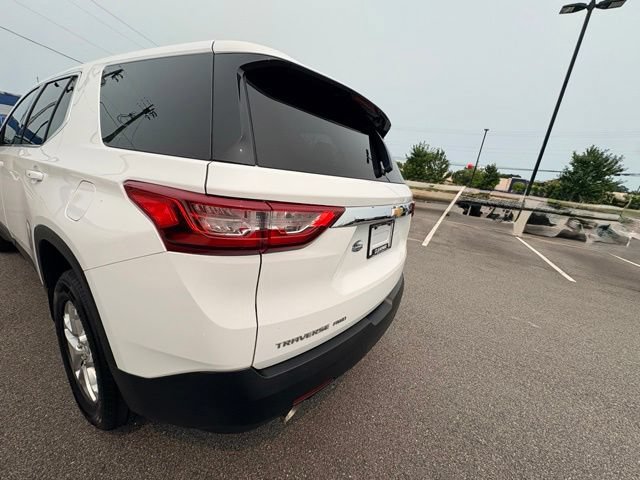 Used 2021 Chevrolet Traverse LS AWD/4WD image 5