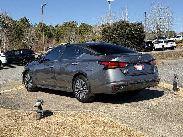 Used 2024 Nissan Altima 2.5 SV image 5