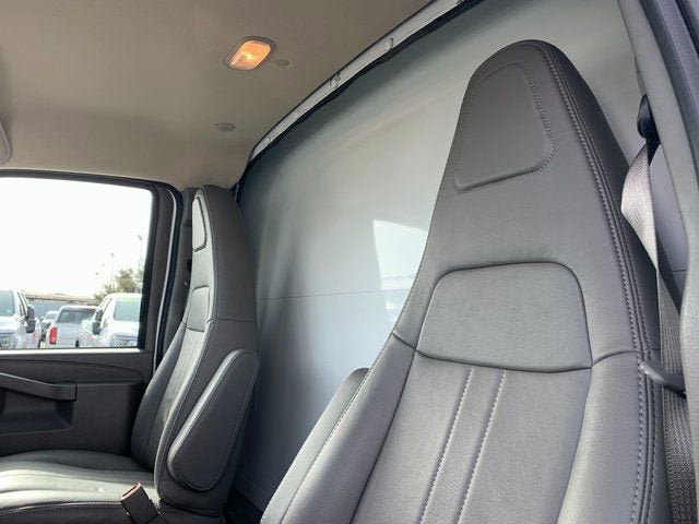 New 2024 GMC Savana 4500 w/ Power Convenience Package RWD image 16