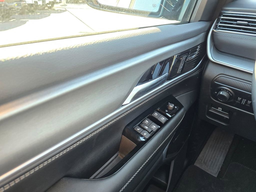 New 2026 Jeep Grand Wagoneer Limited AWD/4WD image 31