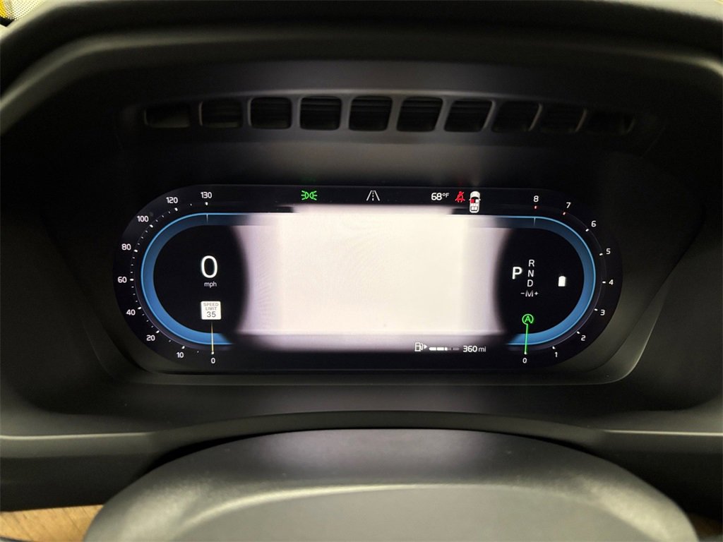 Certified 2025 Volvo XC90 B5 Plus w/ Protection Package Premier image 30