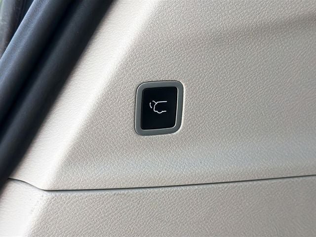 Used 2024 Chrysler Pacifica Limited FWD image 31