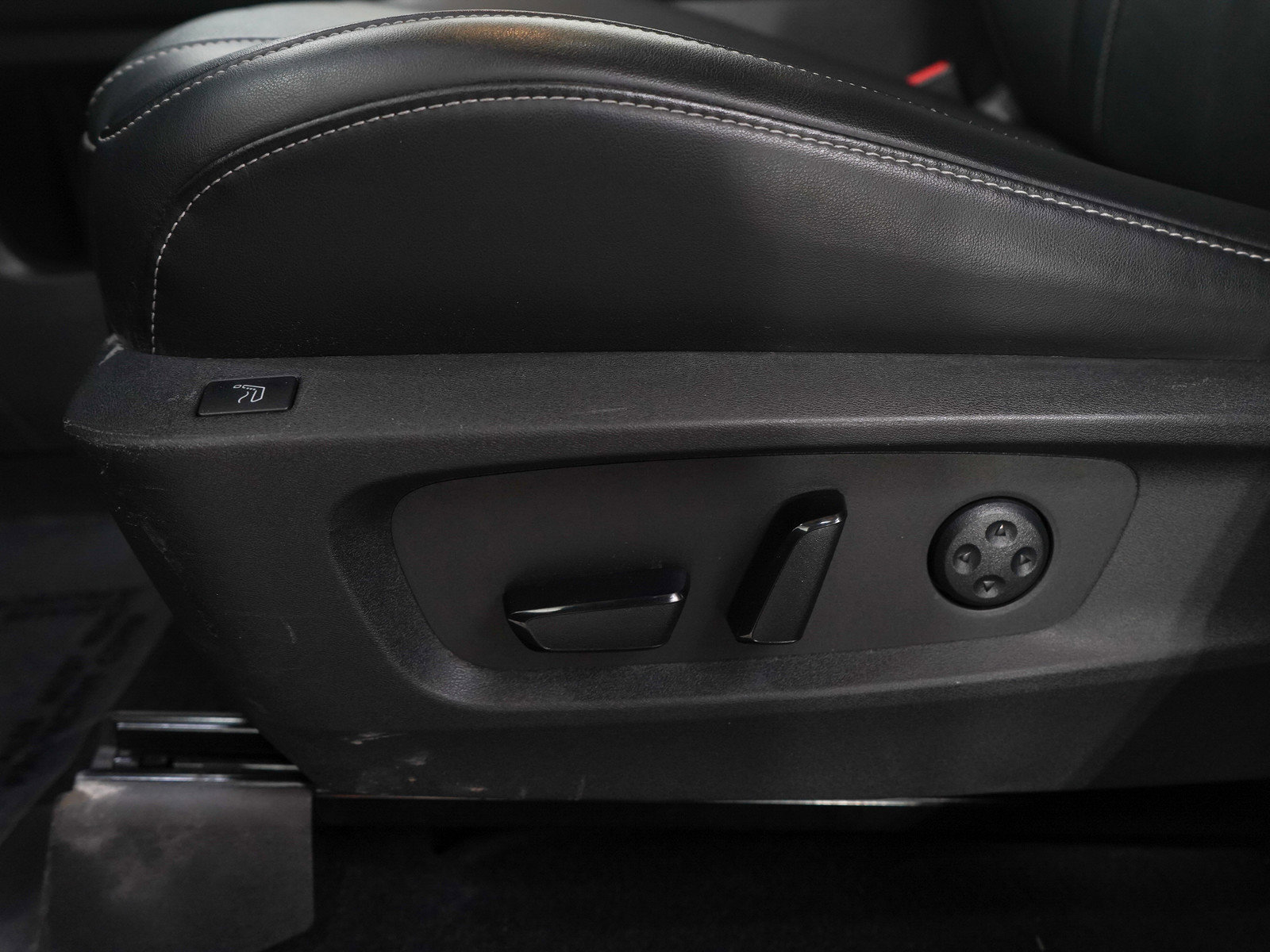 Used 2022 INFINITI QX60 Sensory image 25