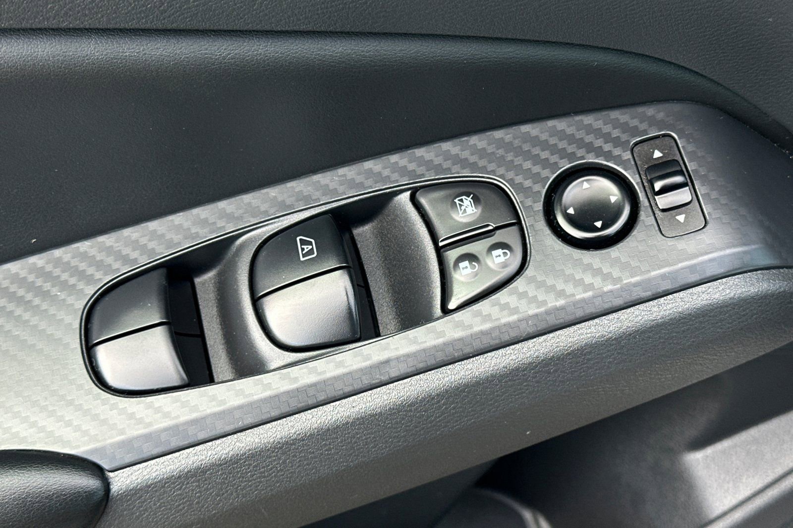 Used 2025 Nissan Altima 2.5 S FWD image 8